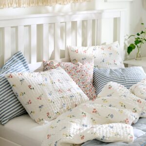 Пододеяльник и 2 наволочки IKEA PILDVARGMAL , белый / цветочный узор, 200x200 / 50x60 см.